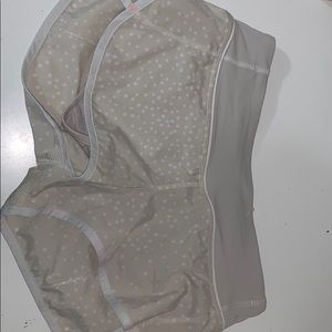 BRAND NEW LULU SHORTS!!!! don’t fit me:(